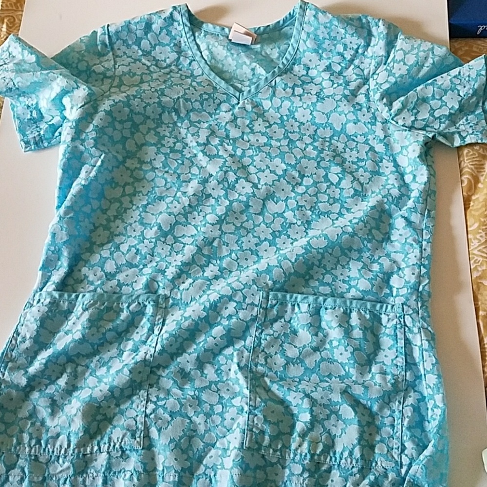 Scrub nursing top